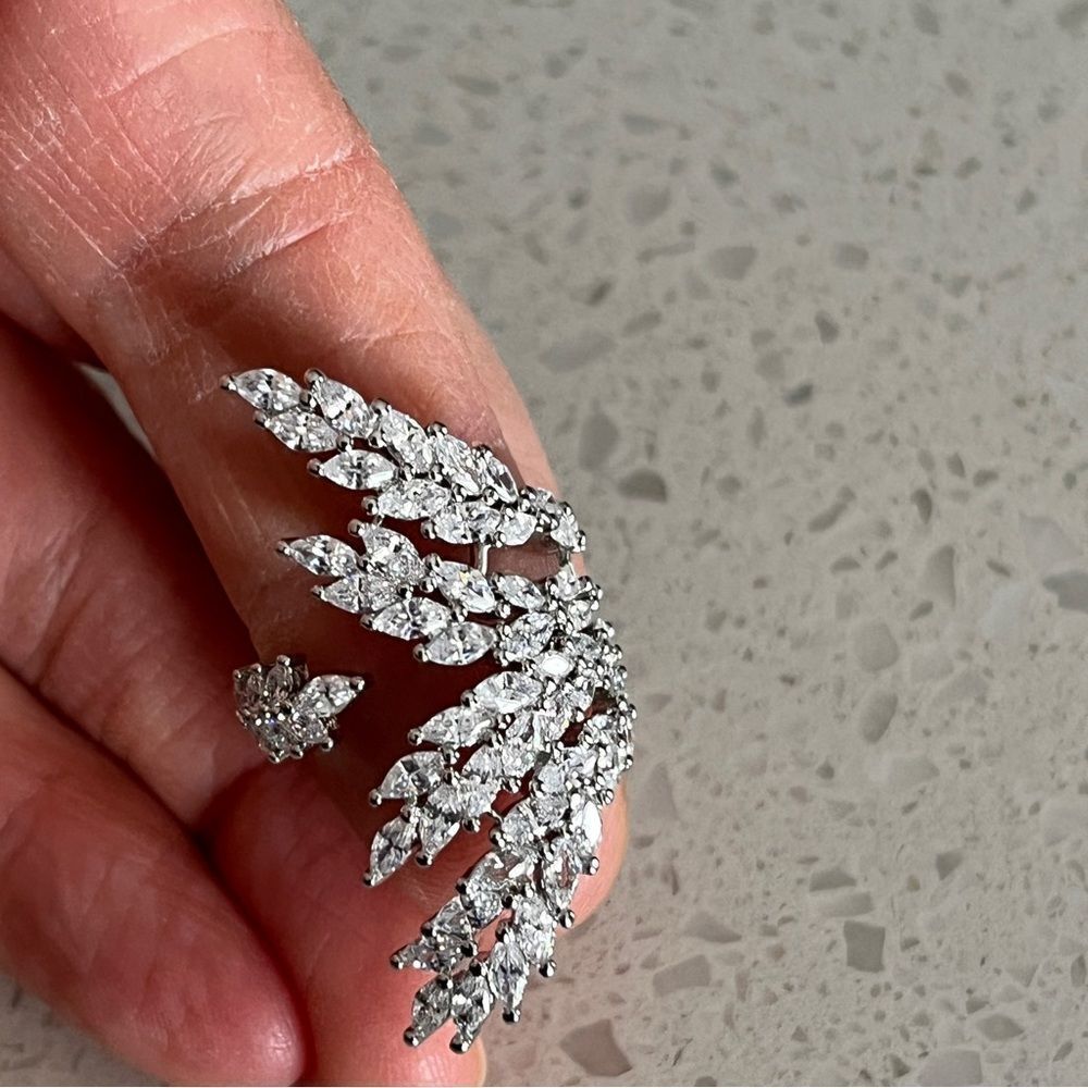 Leaf‎ Shaped Cuff Ring With Shiny Cubic Zirconia Stones - Picture 4 of 9